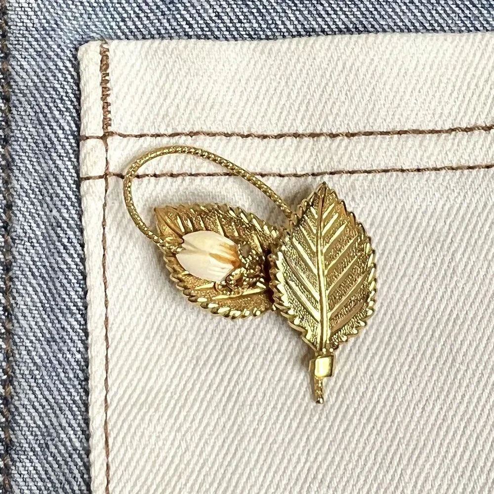 Vintage Gold Lead Flower Brooch Pin